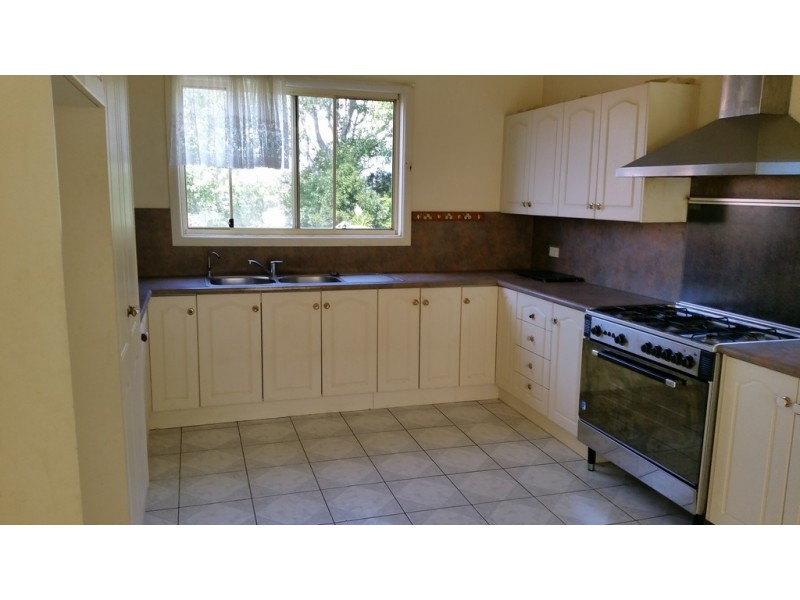 6 Lascelles Rd South (entry from Warringah Rd), Narraweena NSW 2099