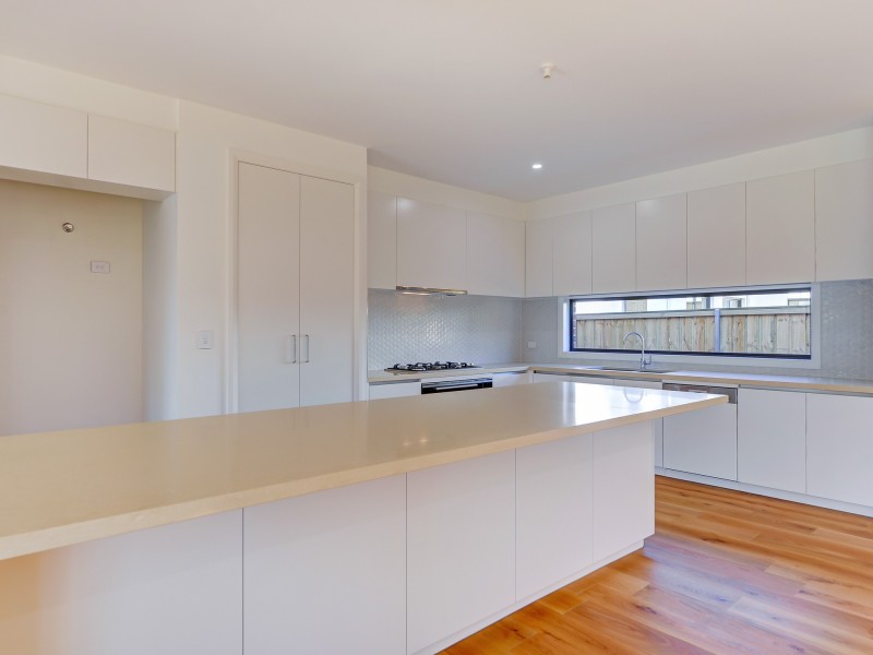 2 Anoushka Place (off Perentie Rd), Belrose NSW 2085