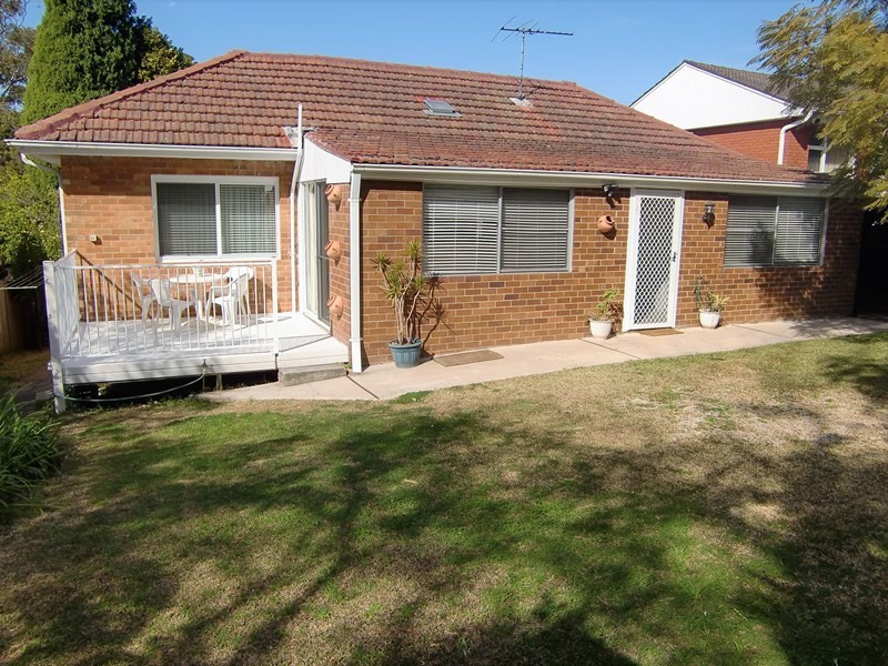 23 Oxford Falls Road, Beacon Hill NSW 2100