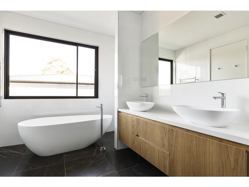 8 St Columbans Green, Turramurra NSW 2074
