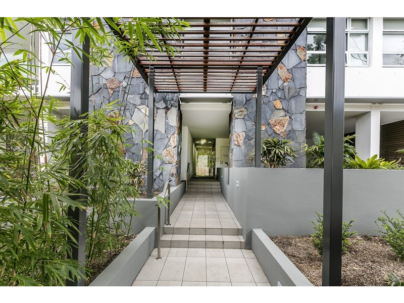 208/25 Goodwin Street, Narrabeen NSW 2101