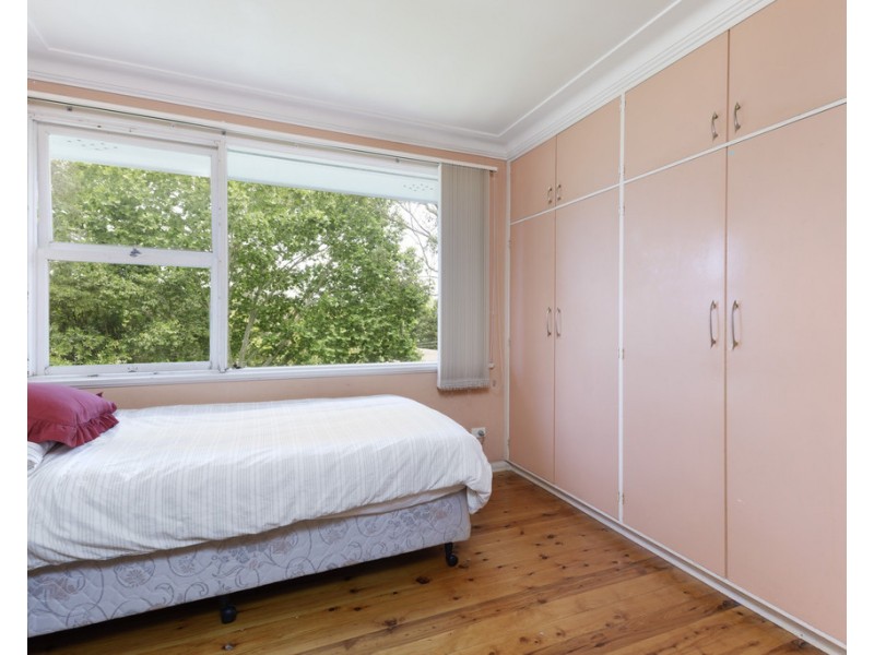 4 Glentrees Avenue, Forestville NSW 2087