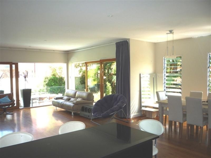 44 Albert St, Freshwater NSW 2096