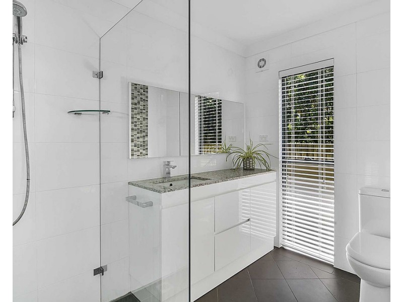 Flat @ 5 Finian Avenue, Killarney Heights NSW 2087