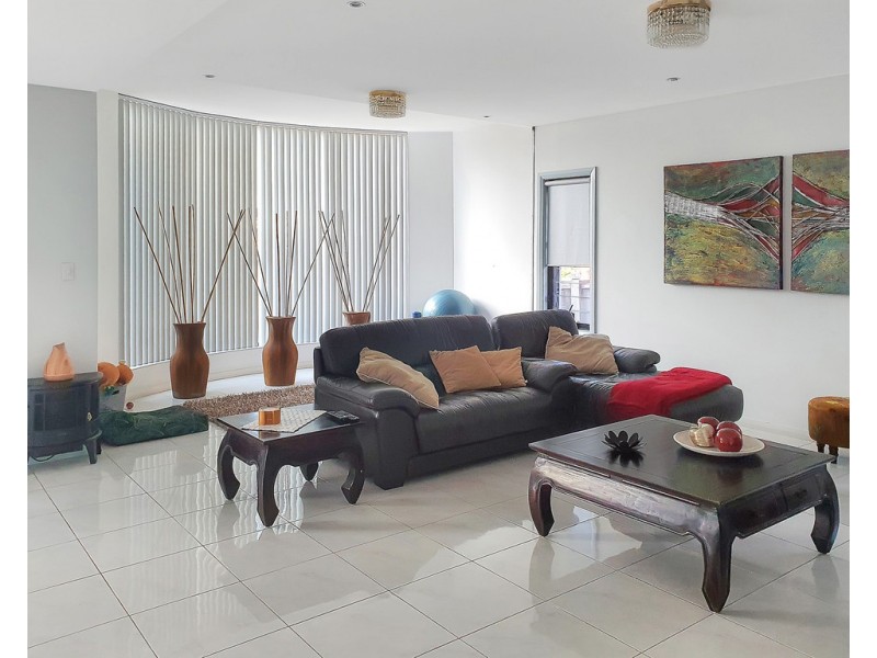 11 Grevillea Avenue, Warriewood NSW 2102