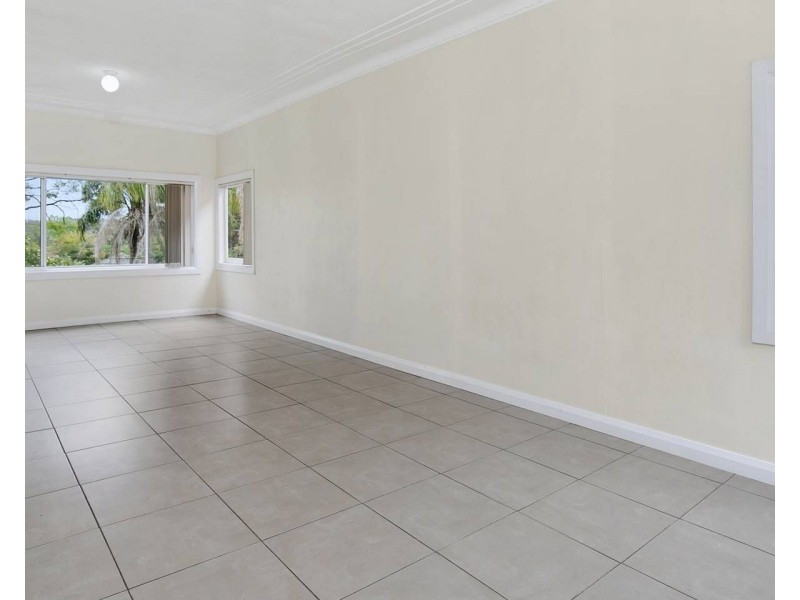 293 Warringah Rd, Beacon Hill NSW 2100