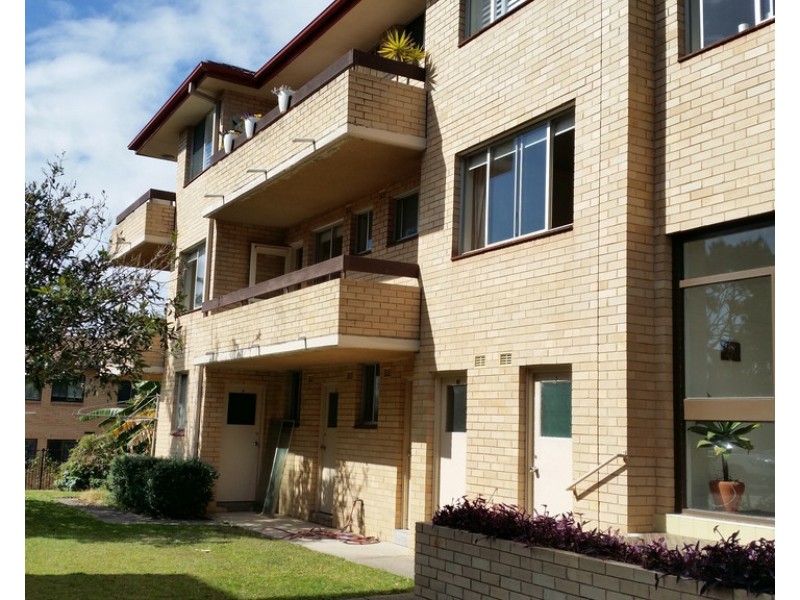 2/37 Park Street, Narrabeen NSW 2101