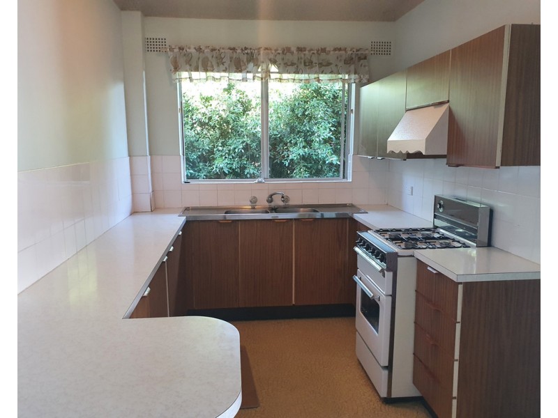 2/37 Park Street, Narrabeen NSW 2101