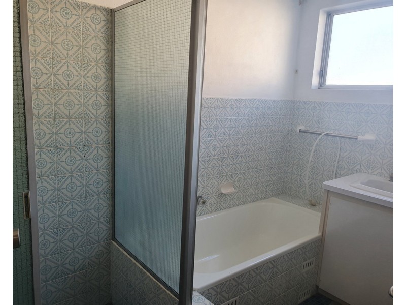 2/37 Park Street, Narrabeen NSW 2101