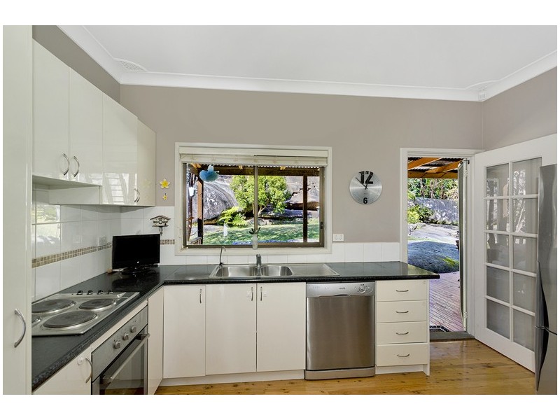 6 Vines Avenue, Forestville NSW 2087