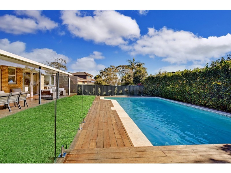 8 Finian Avenue, Killarney Heights NSW 2087