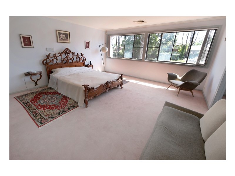 8 Tyrone Avenue, Forestville NSW 2087