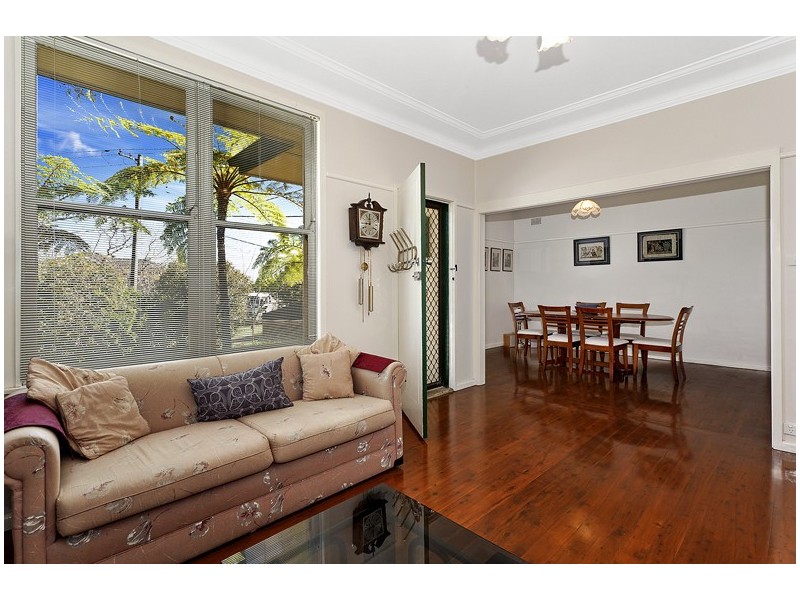 62 Karingal Crescent, Frenchs Forest NSW 2086