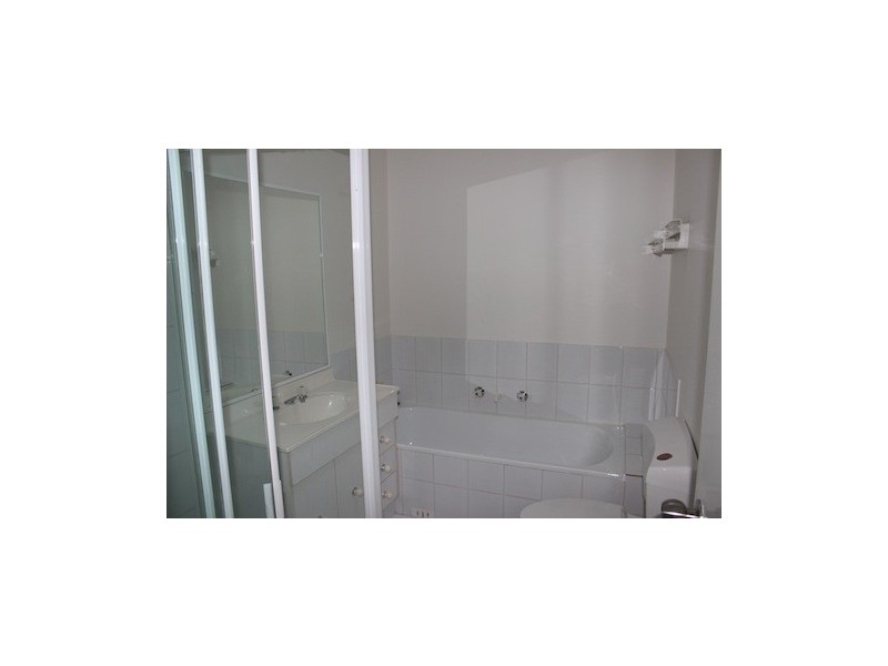 29/2 Forest Road, Warriewood NSW 2102