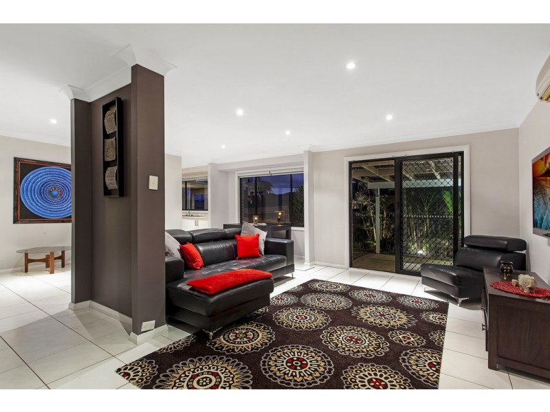 15 Scarborough Place, Bateau Bay NSW 2261