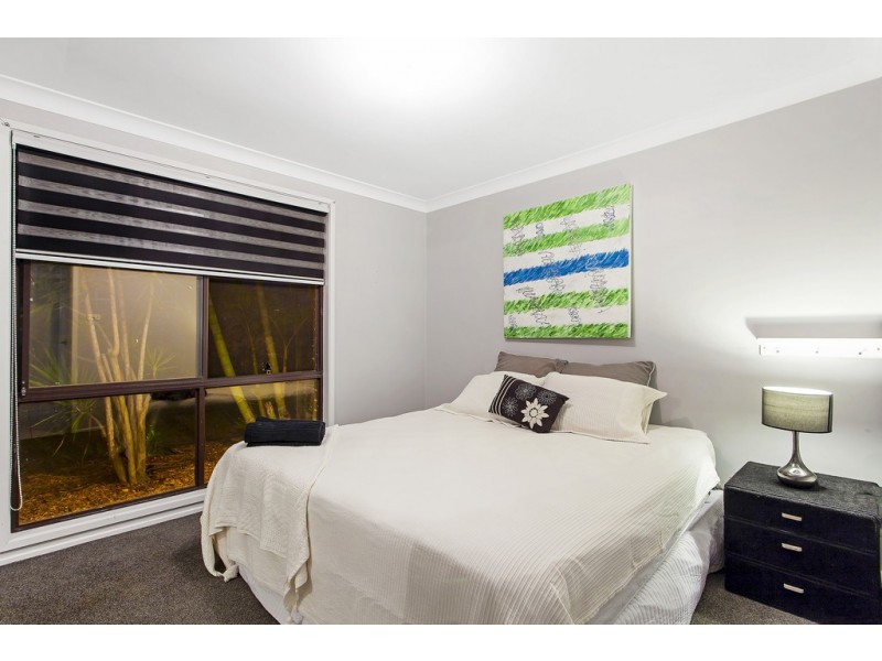 15 Scarborough Place, Bateau Bay NSW 2261