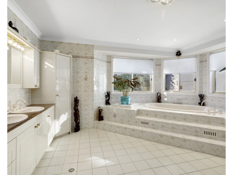 114 Killarney Drive, Killarney Heights NSW 2087