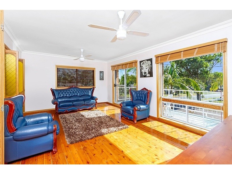 23 Warrina Avenue, Summerland Point NSW 2259