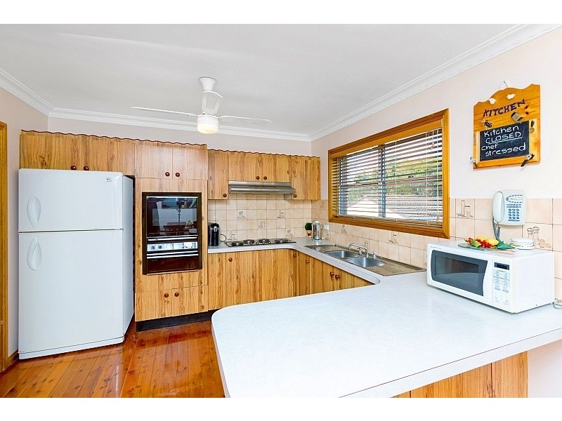 23 Warrina Avenue, Summerland Point NSW 2259