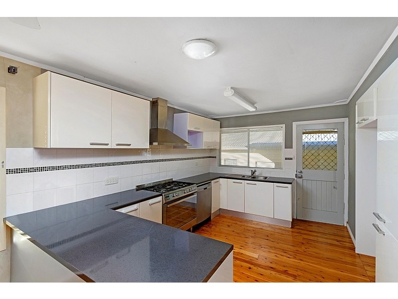313 Avoca Drive, Green Point NSW 2251