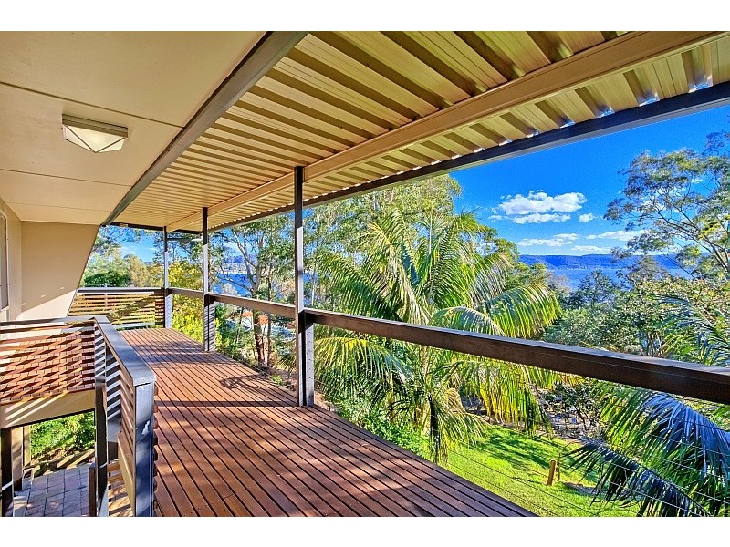 313 Avoca Drive, Green Point NSW 2251
