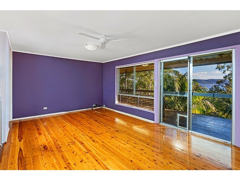 313 Avoca Drive, Green Point NSW 2251