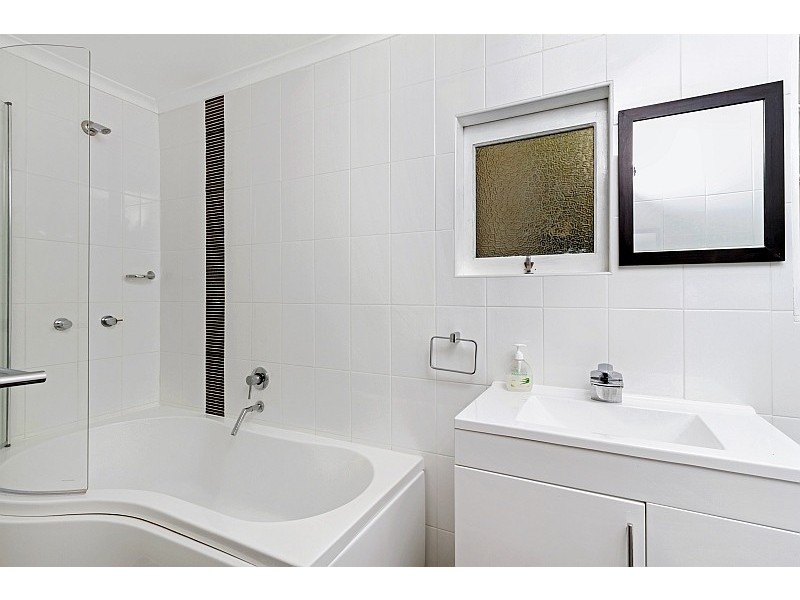 313 Avoca Drive, Green Point NSW 2251
