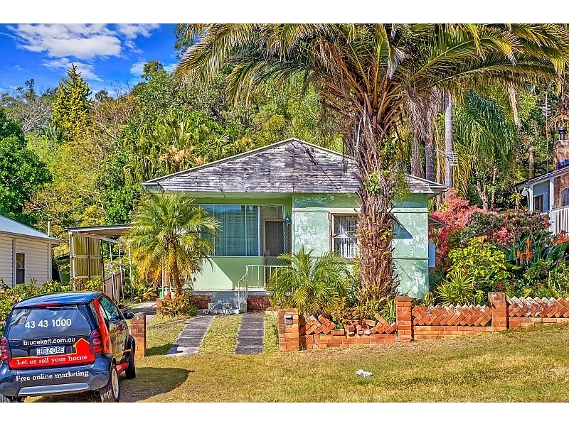 24 Talinga Ave, Point Clare NSW 2250