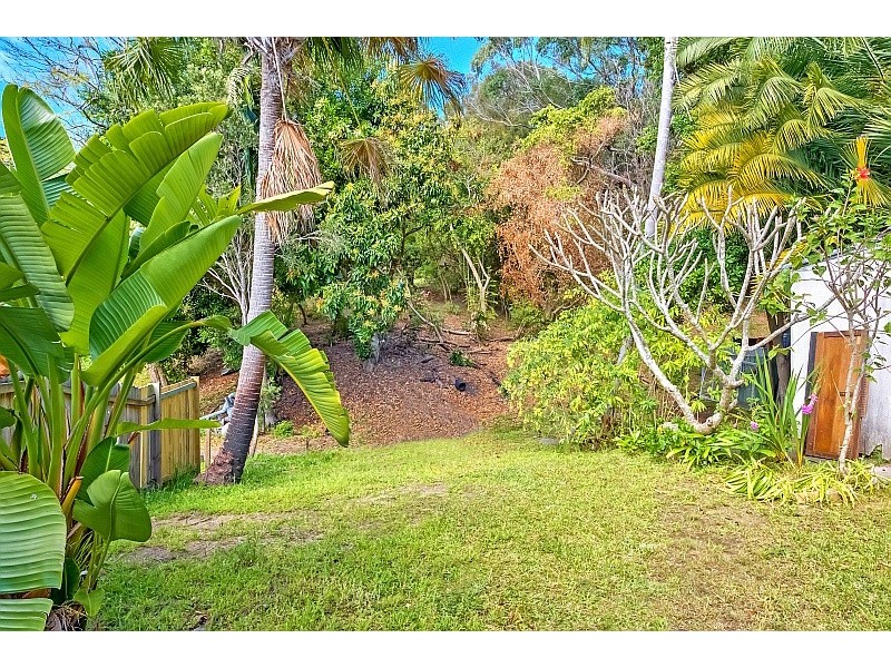 24 Talinga Ave, Point Clare NSW 2250