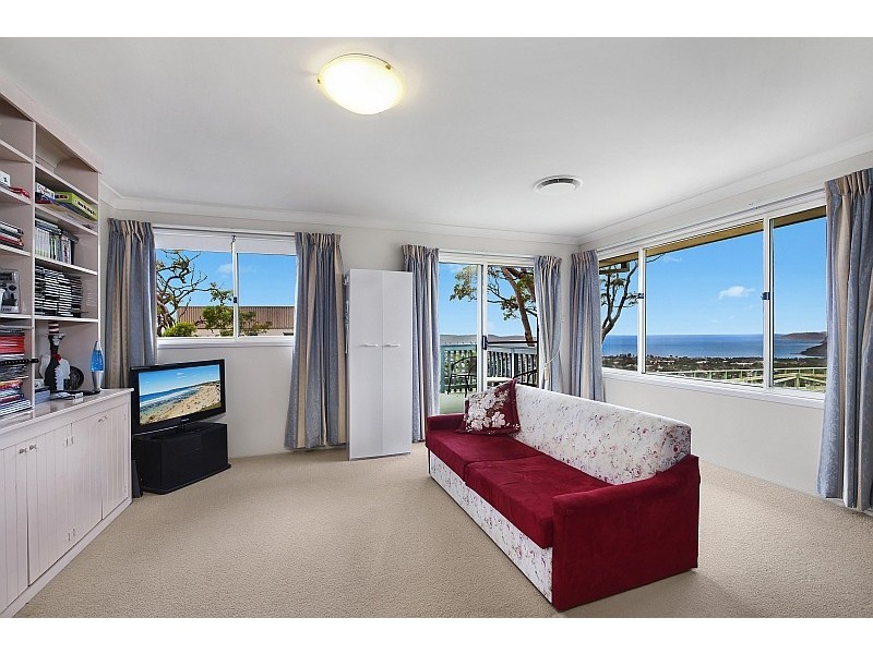9 The Palisade, Umina Beach NSW 2257