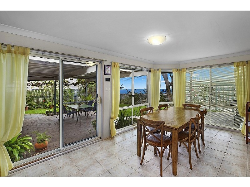 9 The Palisade, Umina Beach NSW 2257