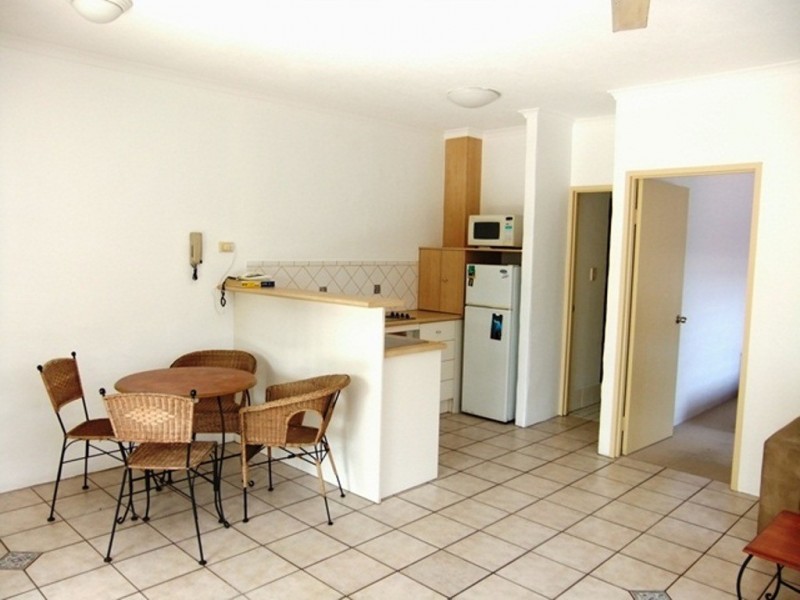 1/163 Buchan Street, Bungalow QLD 4870