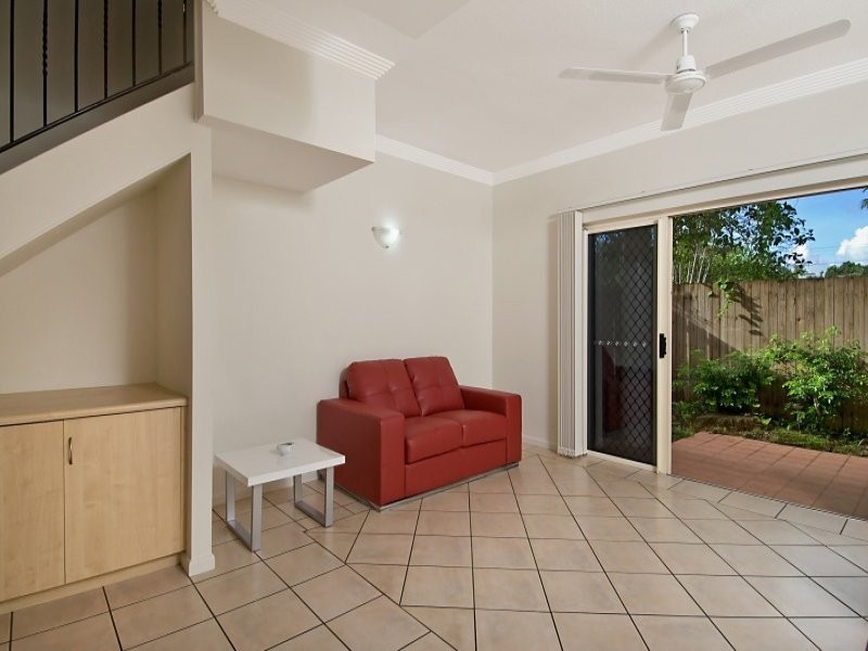 8/10 Digger Street, Cairns North QLD 4870