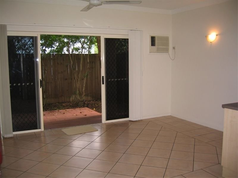 8/10 Digger Street, Cairns North QLD 4870