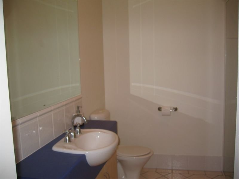 8/10 Digger Street, Cairns North QLD 4870