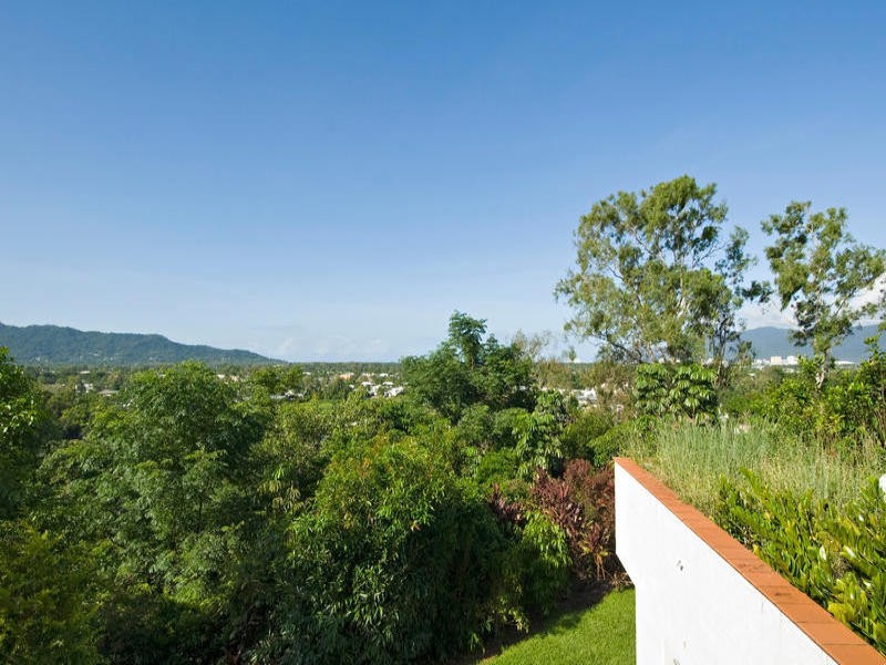 49/8 Munro Terrace, Mooroobool QLD 4870