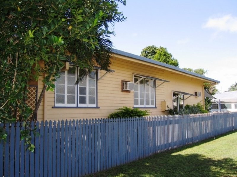 241 Little Spence Street, Bungalow QLD 4870
