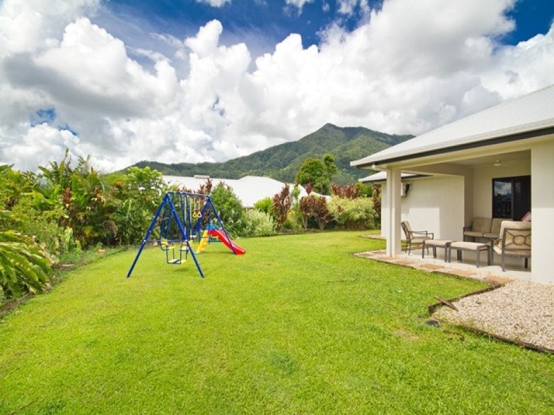 33 Fitzmaurice Drive, Bentley Park QLD 4869