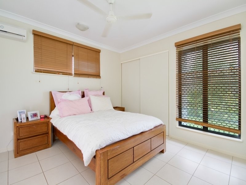 33 Fitzmaurice Drive, Bentley Park QLD 4869