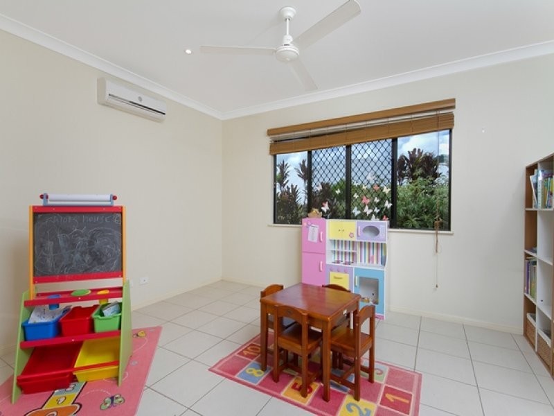 33 Fitzmaurice Drive, Bentley Park QLD 4869
