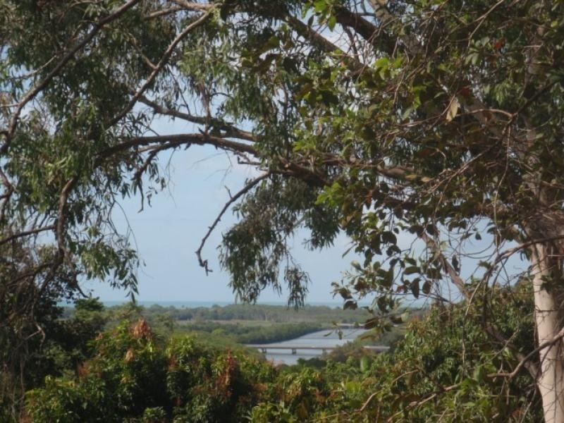 4 Michael Dwyer Close, Stratford QLD 4870