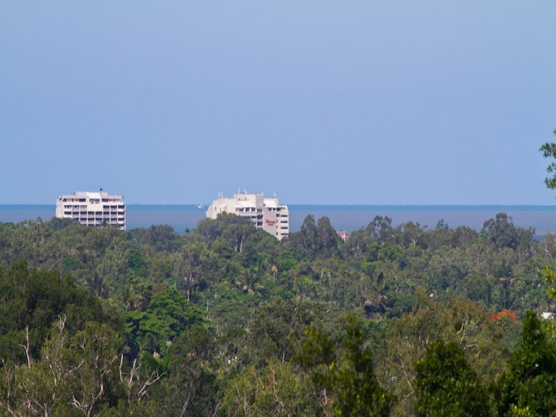 1 Rosemont Court, Mooroobool QLD 4870