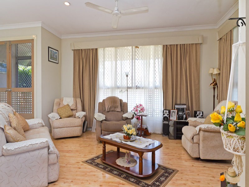 1 Rosemont Court, Mooroobool QLD 4870