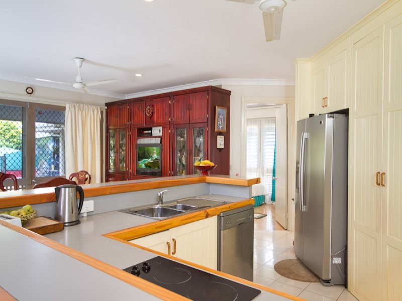 1 Rosemont Court, Mooroobool QLD 4870