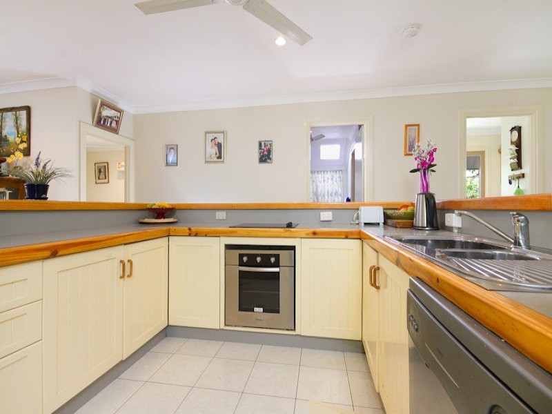 1 Rosemont Court, Mooroobool QLD 4870