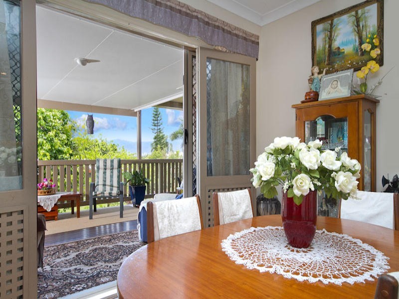 1 Rosemont Court, Mooroobool QLD 4870