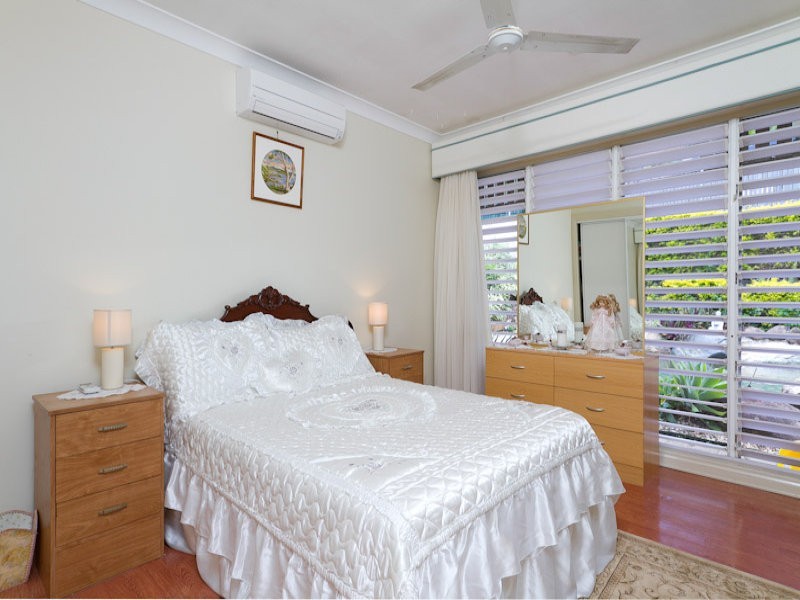 1 Rosemont Court, Mooroobool QLD 4870