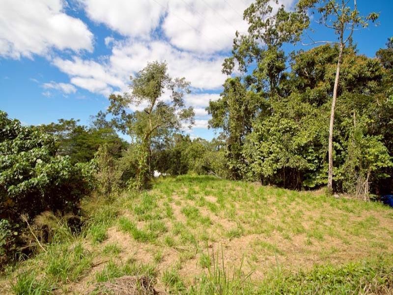 8 Julian Close, Mooroobool QLD 4870