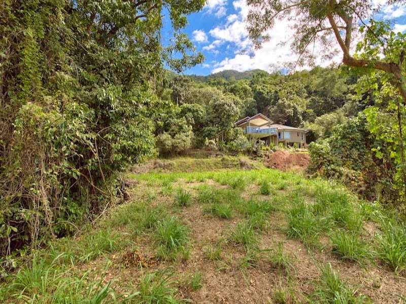 8 Julian Close, Mooroobool QLD 4870