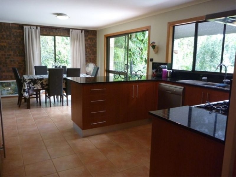 21 Park Avenue, Yungaburra QLD 4884
